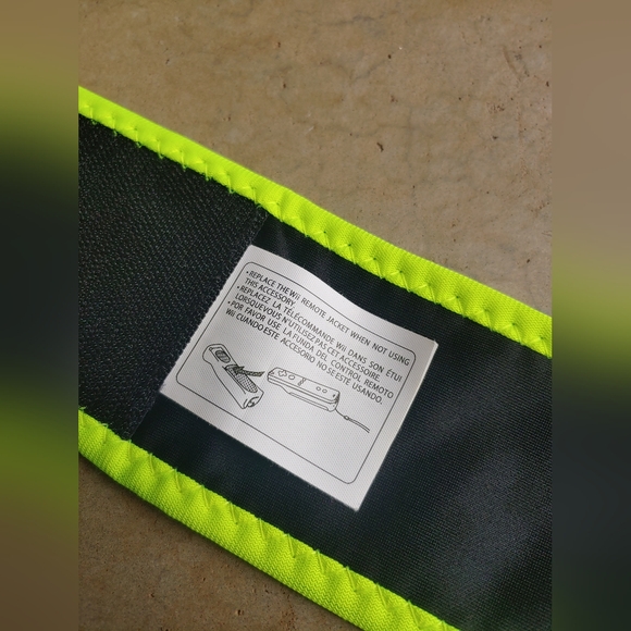 Zumba Fitness 2 2011 Nintendo Wii Game With Wii Workout Belt - Picture 14 of 16